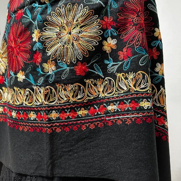 Baby Alpaca Shawl / Wrap in Black with Multicolor Embroidery – Made in Peru  New - Picture 11 of 14